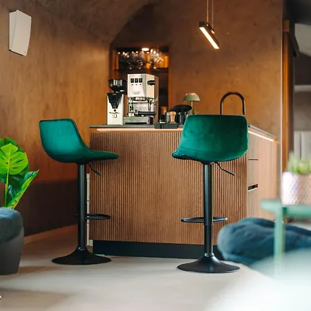 Private Olive Glamping With Tiny House And Two Tents キャンプ場